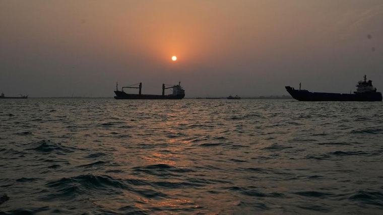 Iran plans Strait of Hormuz ‘exclusion zone’ as Mohsen Rezaei threatens ships attempting to pass