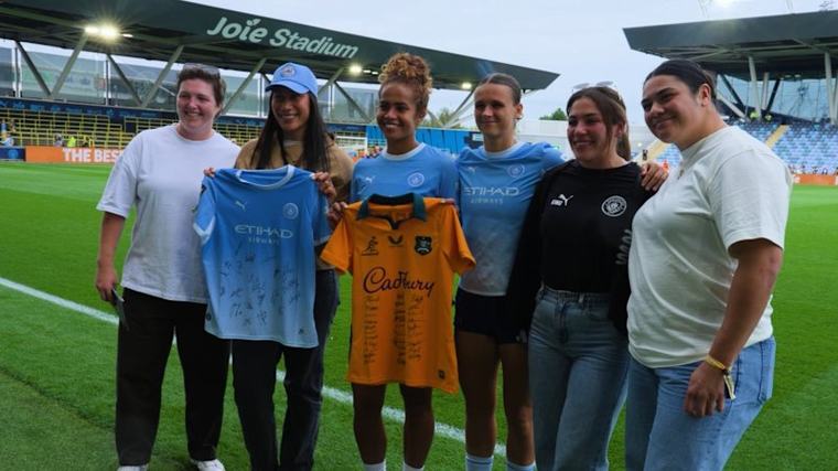 Fowler collabs with Wallaroos
