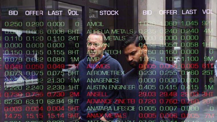 Australian shares slump as interest rate fears, Trump trade threats take over
