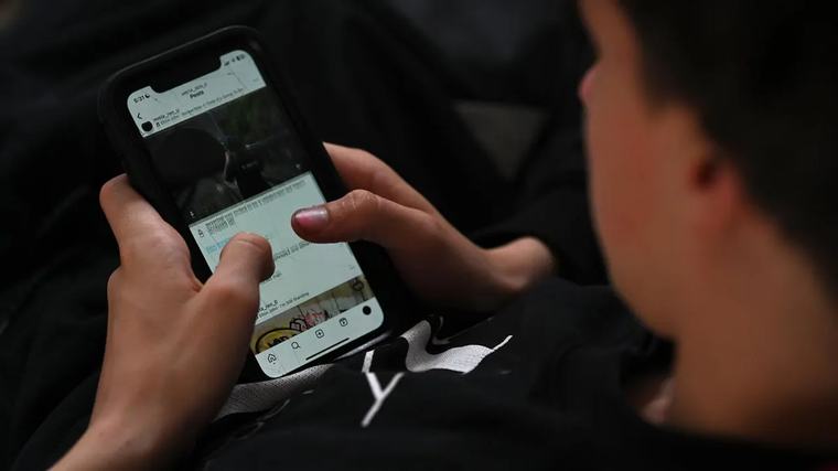 Anika Wells pushes tougher under-16 social media ban as Labor seeks $109m fines for tech giants