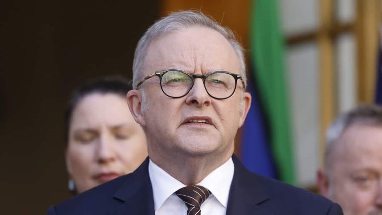 Anthony Albanese says he's not trying to stop you from doomscrolling