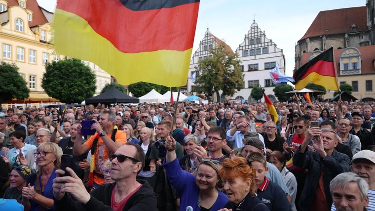 THE NEW YORK TIMES: German far-right surges, in threat to postwar taboo on extremists in power