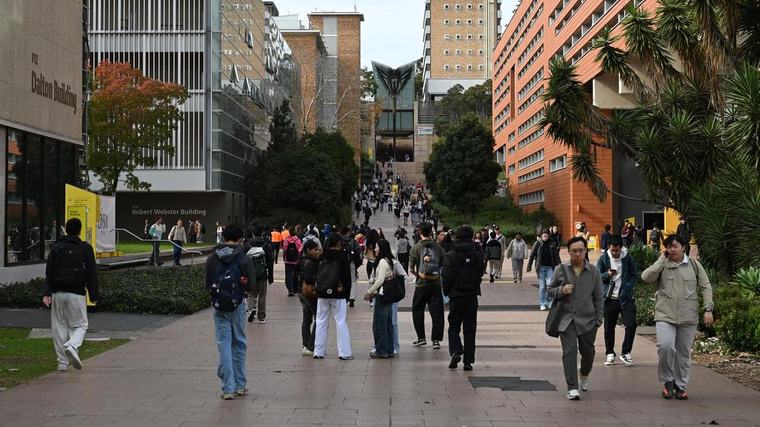 Concession card call for all Aussie uni students