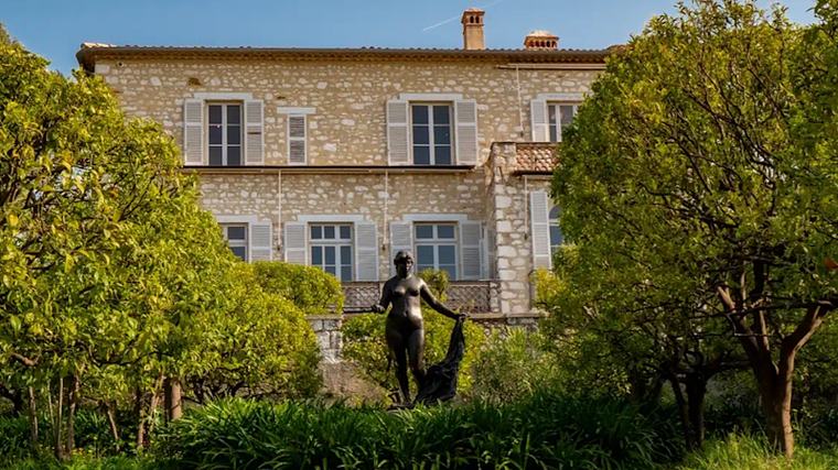 Thieves raid Renoir museum to steal priceless art