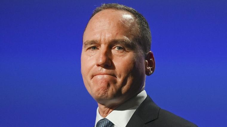 Incoming Wesfarmers chair Ken MacKenzie tops up holding, with stake now worth close to $1 million